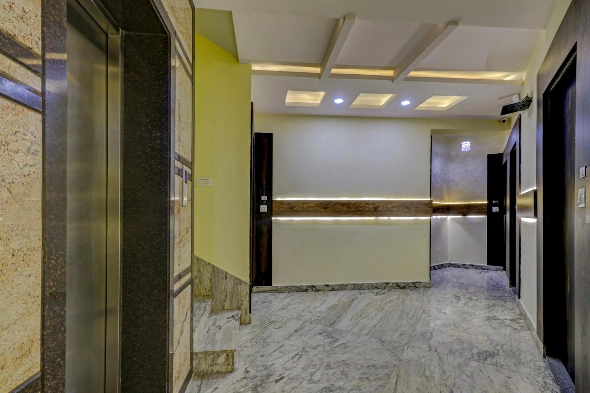 Hotel Collection O Karthika Residency Bangalore Exterior foto